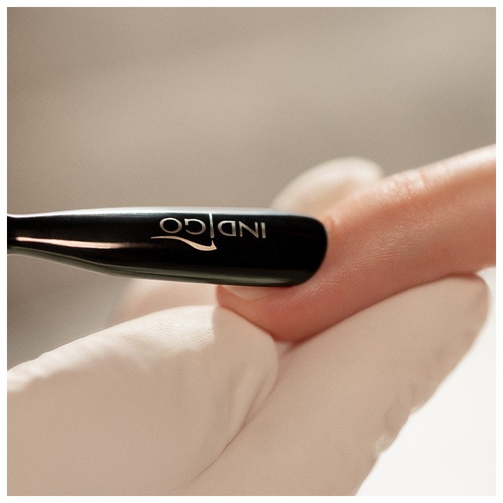 Repousse cuticules Indigo Black