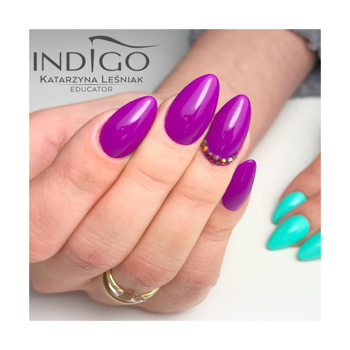 Bombastic gel polish